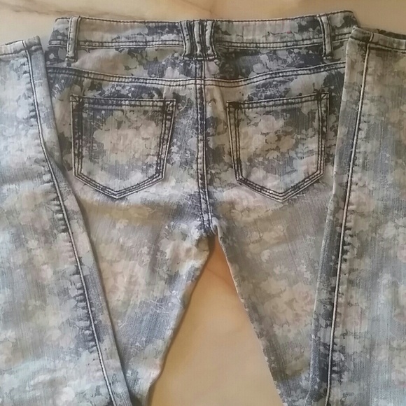 Cute floral print skinnys - Picture 3 of 4